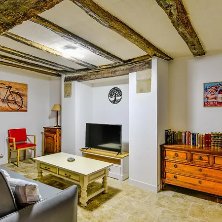 Charming Duplex Near Chateau Wifi Netflix Apartman *